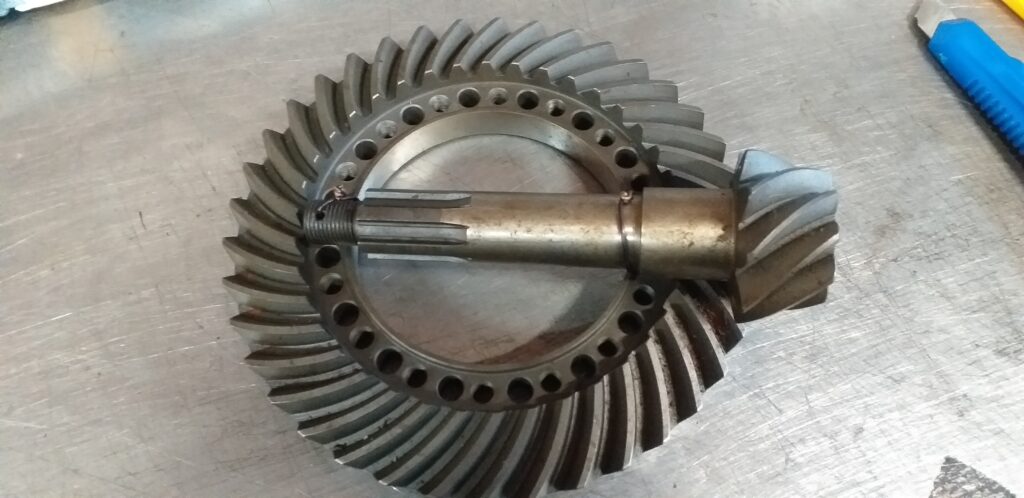 8/38    crown and pinion for a Maserati A6G 1500